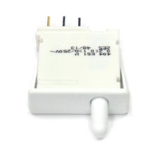 картинка Выключатель дверной холодильника в Сервисном центре «Близнецов»